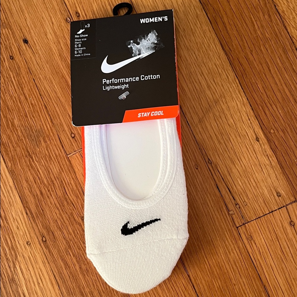 Nike Women’s White No-Show Socks